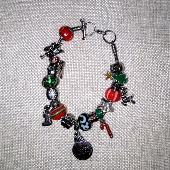 Willabee & Ward December Merry Christmas charm bracelet silver red and green - Picture 3 of 12